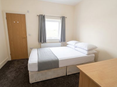 Large Double Ensuite Room in E7 9AG Main Photo