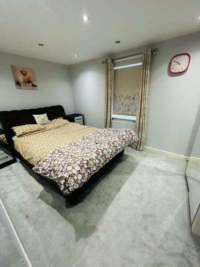 Double room available to rent SN1 Main Photo