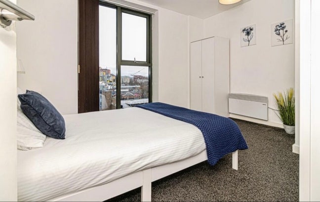 Double with Private Bathroom-GYM, Bills Inclded Main Photo