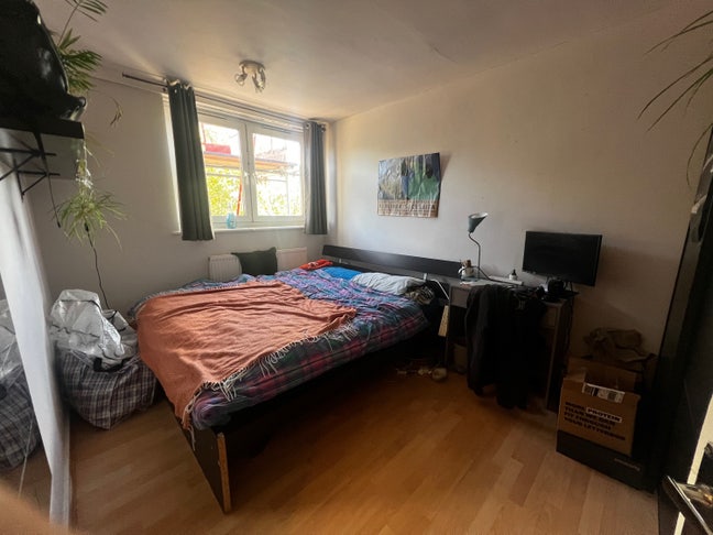 Double room available in great Zone 1 location  Main Photo