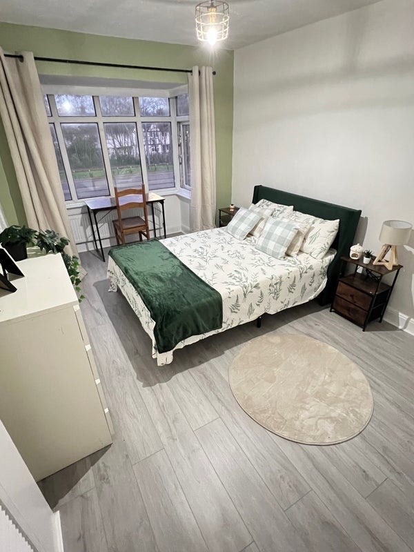 ✨Huge room in Acton - &pound;880pcm Main Photo
