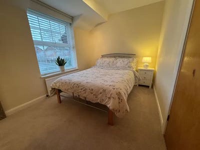 Double Bedroom/Large detached house/TRENTHAM &pound;580 Main Photo