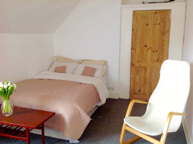 Ladies Only! Big, Bright, Spacious Double Room!  Main Photo