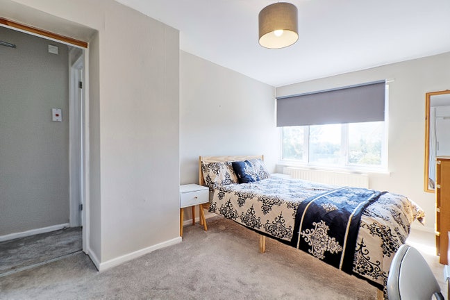 Ensuite Room Available in Friendly Shared House Main Photo