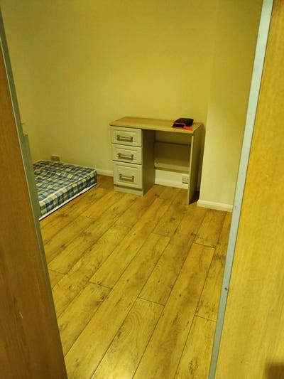 Room for rent  Main Photo