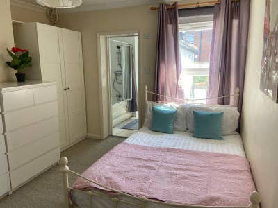 Guildford: George Rd, Central Couples Wanted Main Photo