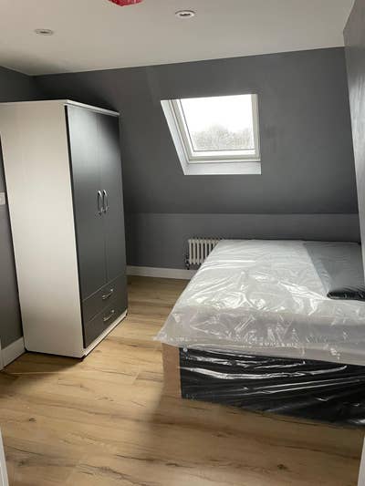 En-suite Pype Hayes  Main Photo
