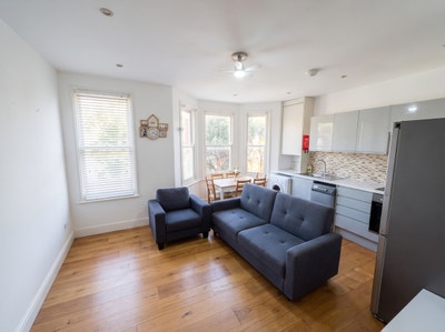 A beautiful 2 bedroom property in Finsbury Park N4 Main Photo