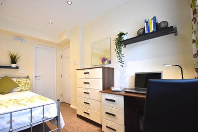 Furnished Rooms - Bills Included  Main Photo