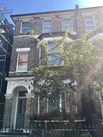 Spacious, Bedsit in Stockwell (C T included) Main Photo
