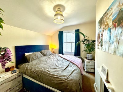Small double room off Gloucester Road Main Photo