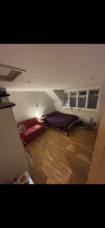 Large Double in a Cute & Cosy Flat Main Photo