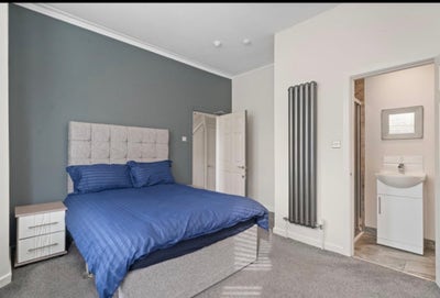    Large  Ensuite  Room  in  Liverpool   -   L9   Main Photo
