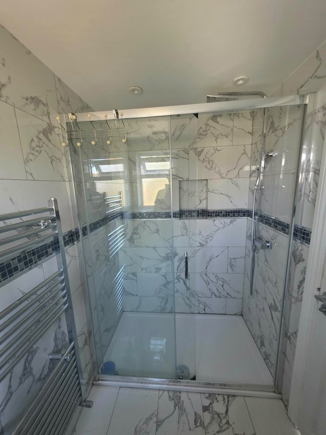 Room to rent with own bathroom  Main Photo