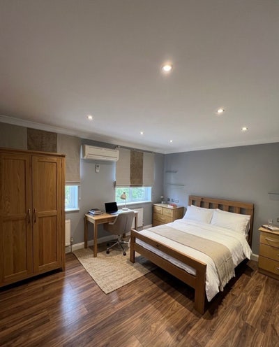 Large double room with beautiful green views Main Photo
