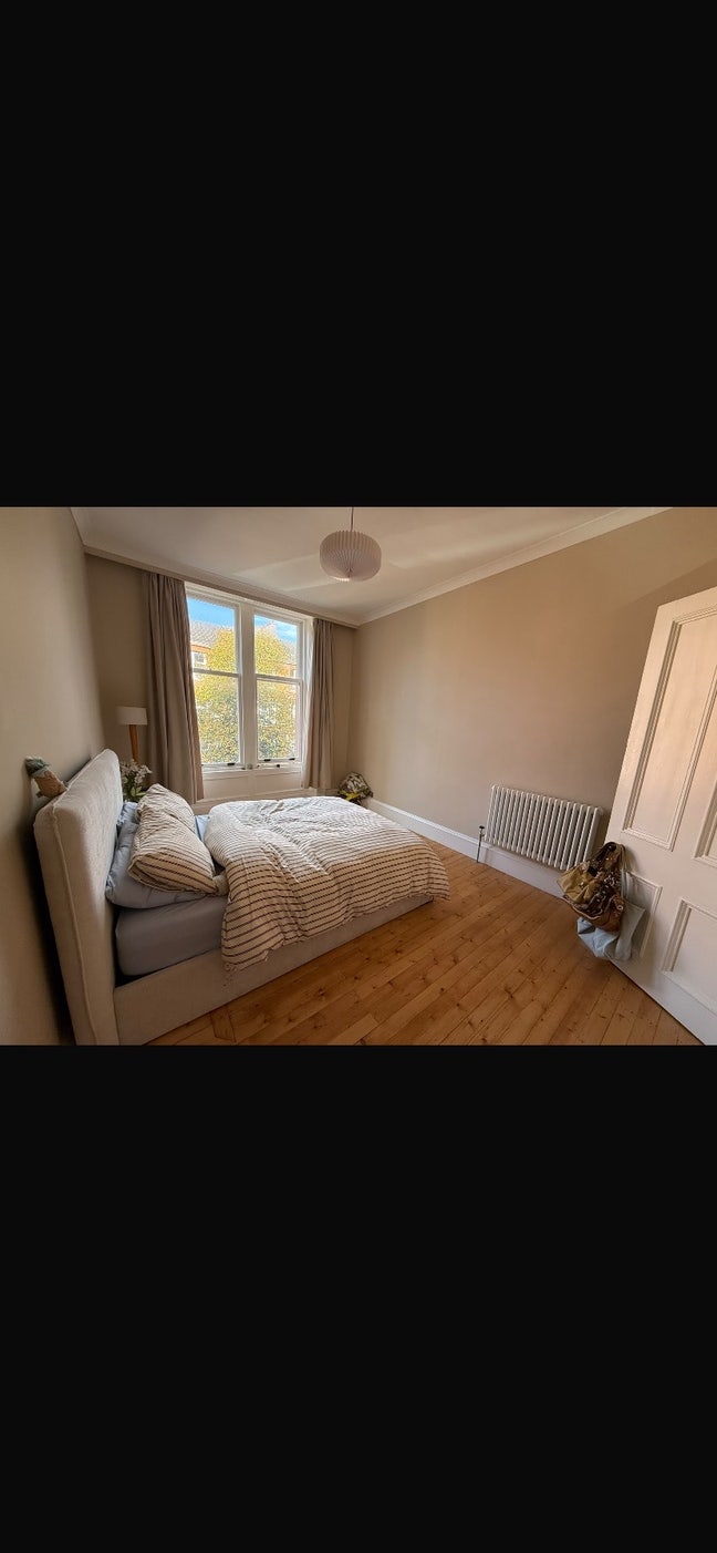 Spacious Double Room in West End Main Photo