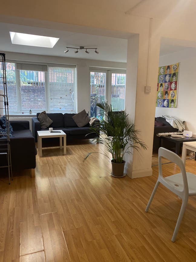 Spacey double room, friendly house Shepherd's Bush Main Photo