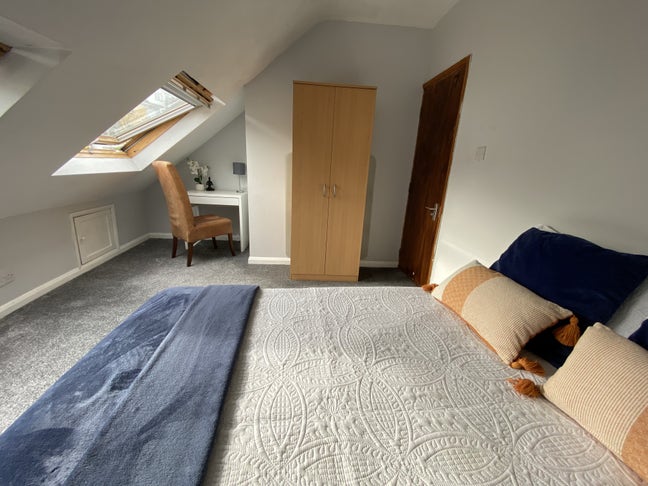 Do you want to live in busy Brighton? Main Photo