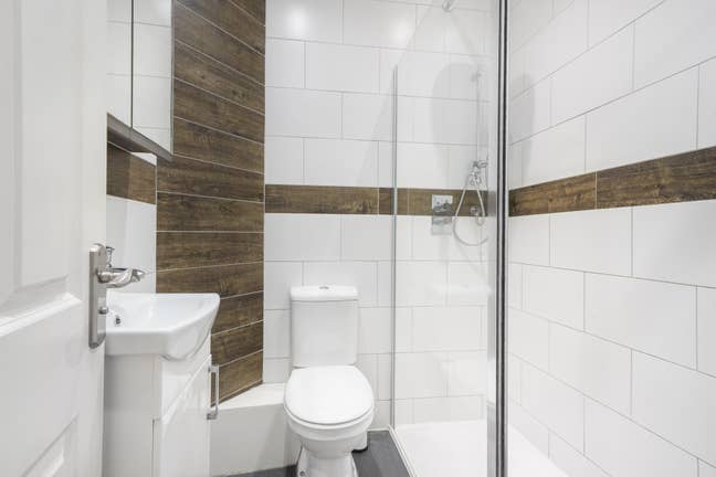 Top floor two bedroom apartment in West Ealing Main Photo