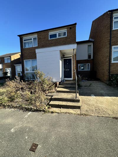 Room to rent in Harlow Main Photo