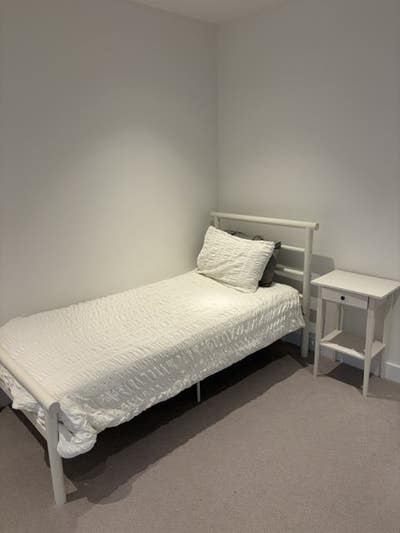 Short term let: Modern single room in cosy home Main Photo