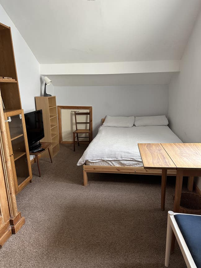 Double room with private bathroom  Main Photo