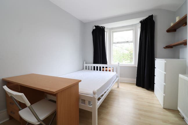 Room to Rent 30 minute away from London bridge  Main Photo