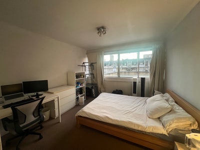 Spacious Bedroom with En-Suite Shower | Paddington Main Photo
