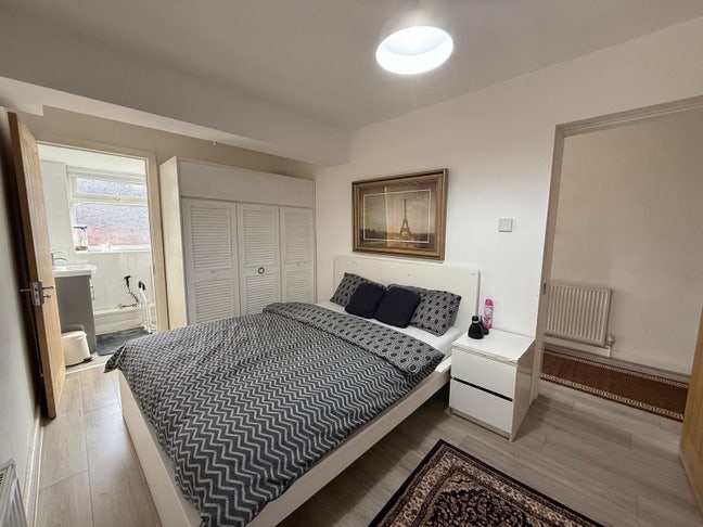 En-suite for female Stretford M328FE Main Photo
