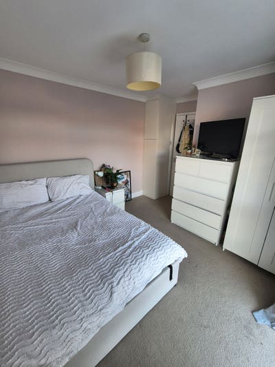 Furnished Double Room in Horsham RH12 Main Photo