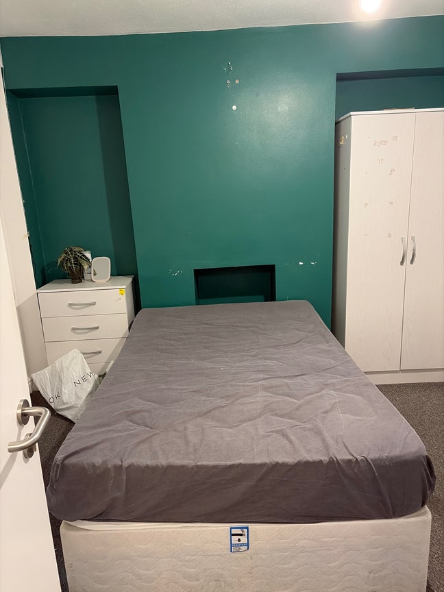 Looking for a Housemate. Main Photo