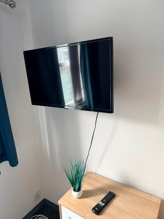  Single Room in Oldbury /Bills include Main Photo