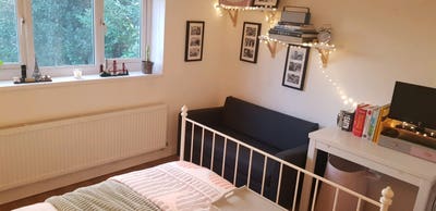  LOFT ensuite room ,parking  & Near Train st Main Photo