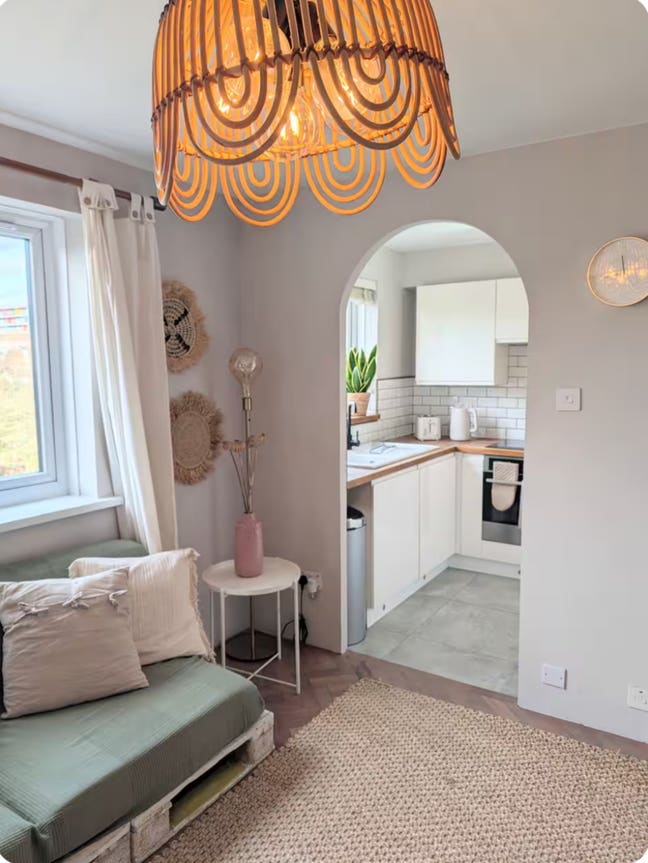 Cute/Stylish Studio/1bed, furnished, bills inc. Main Photo