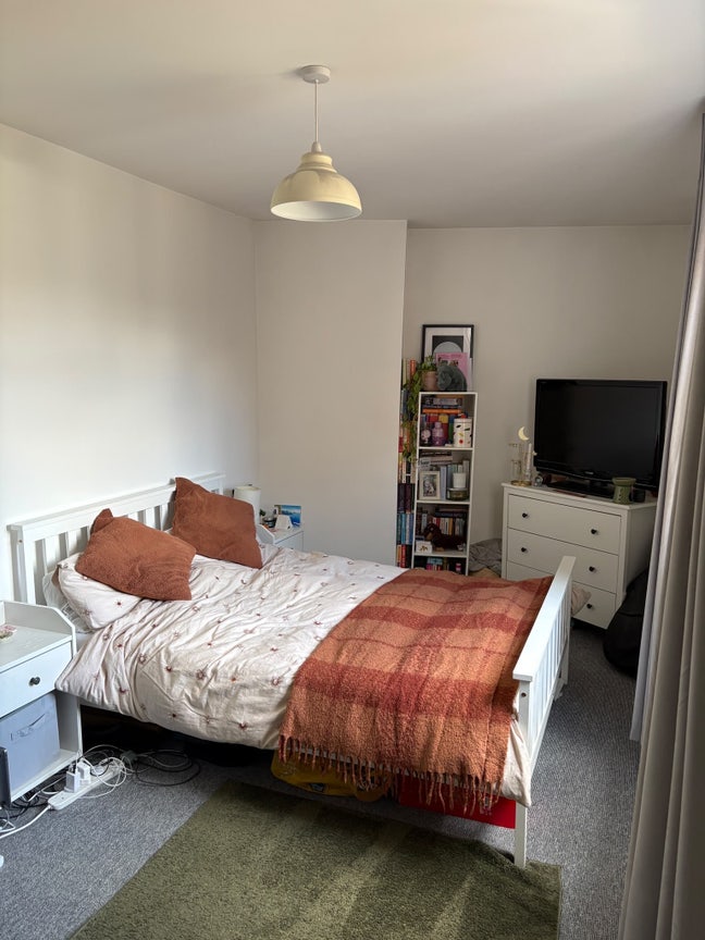 Double bedroom available in 2 bed flat - Stockport Main Photo