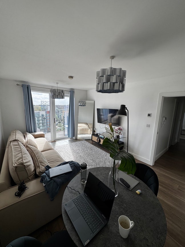 Room to rent + private bathroom  Main Photo