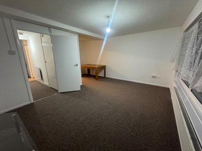 Two-bedroom maisonette flat in Manor Park Main Photo