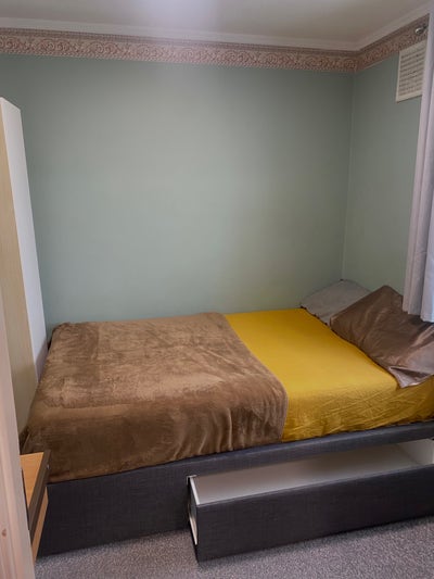 Decent Single Room near Ifield Train Station  Main Photo