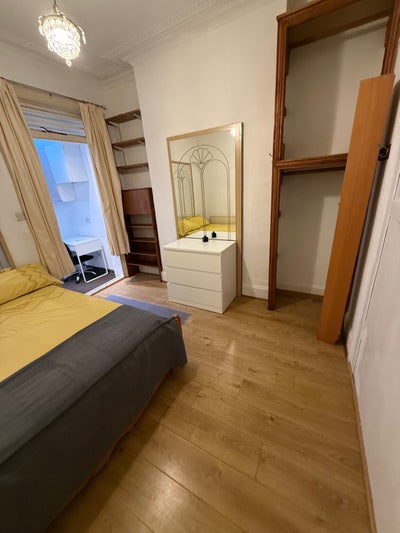 EN-SUITE  Main Photo