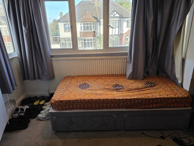 1 Bed space for rent in a double room Main Photo