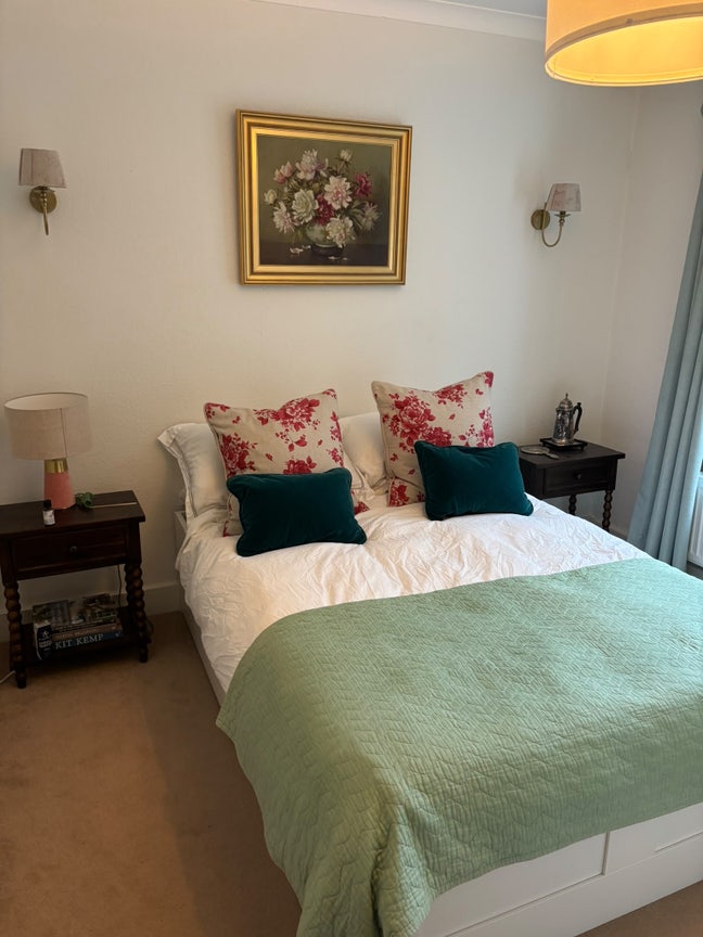 Double Room Shepards Bush Main Photo