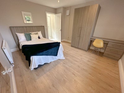 En-suite rooms beside the Royal hospital  Main Photo