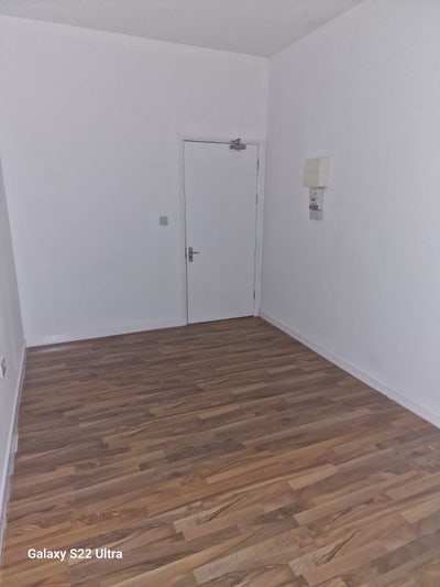 Room for Rent Main Photo