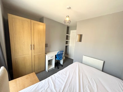 Modern Double Room Available &pound;460 inc. Bills Main Photo