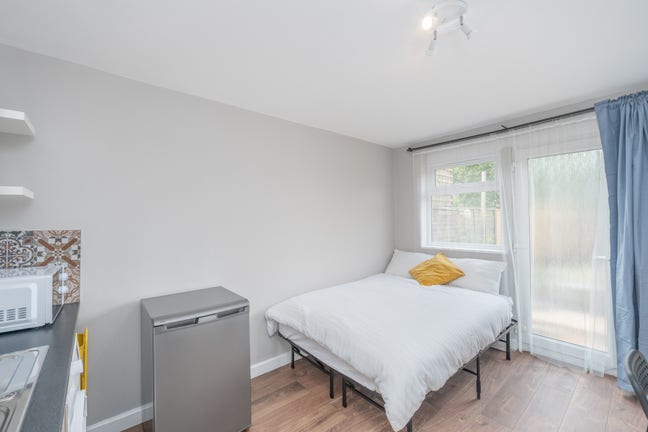 NTT2 - Studio Room Cherry Hinton Main Photo