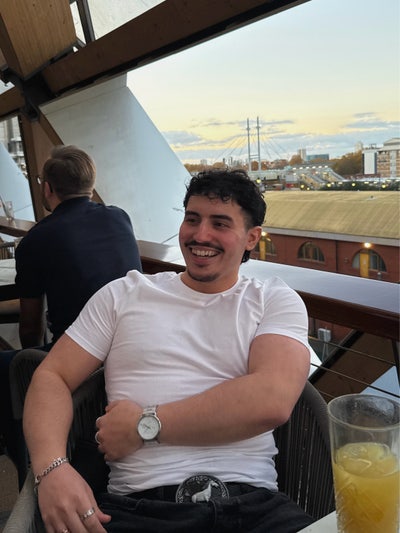 26yo Professional Looking For a Social Flatshare Main Photo