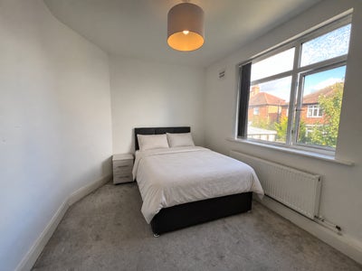 Double room within three bed house  Main Photo