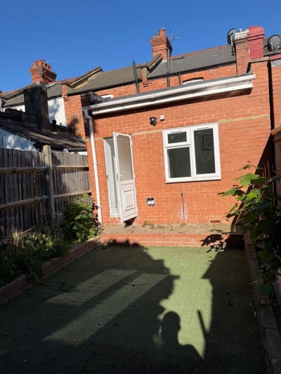 Beautiful house in Neasden Main Photo