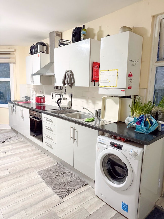 🏠 Lovely Double Room Available – Turnpike Lane Main Photo