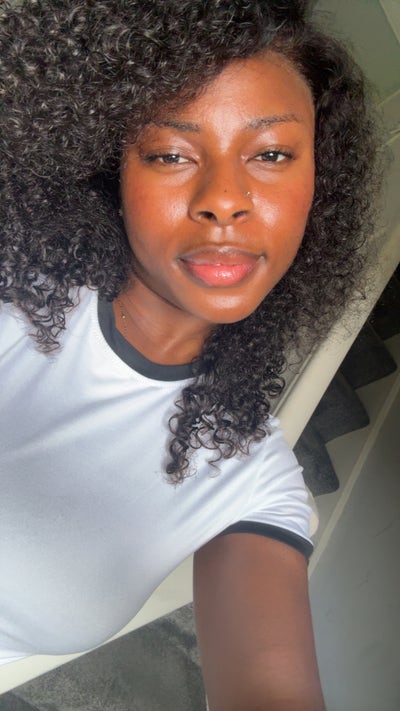 I am a female student aged 23. I am looking f... Main Photo